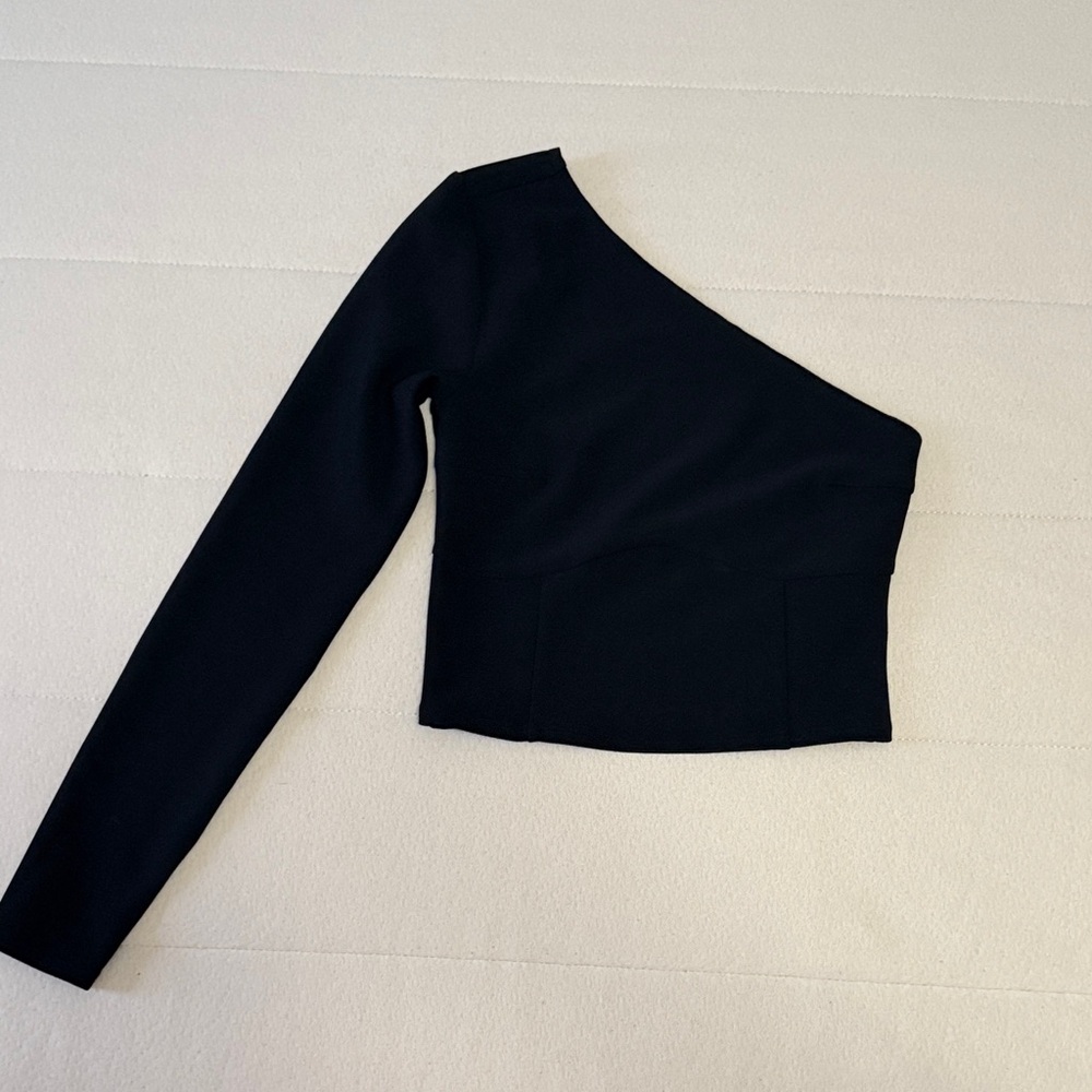 Abercrombie & Fitch Single Sleeve Crop Top - Black, XS